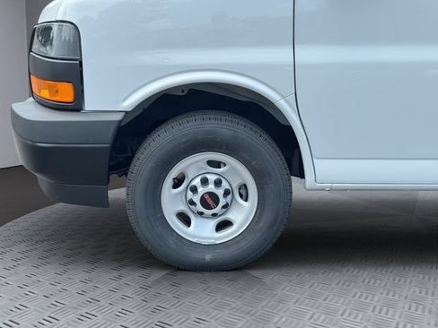 New 2026 GMC Savana 2500 w/ Driver Convenience Package RWD image 30