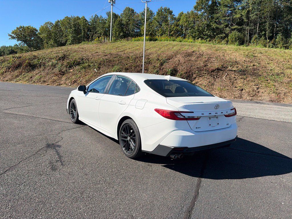 Used 2025 Toyota Camry SE FWD image 7