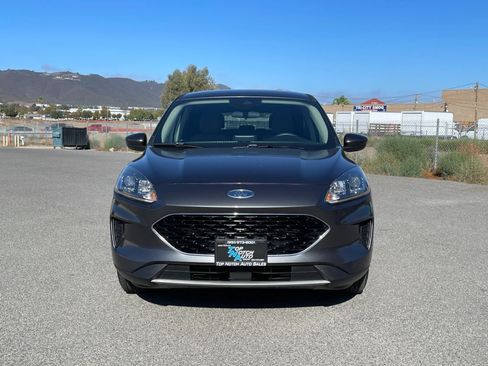 Used 2020 Ford Escape SE FWD image 2
