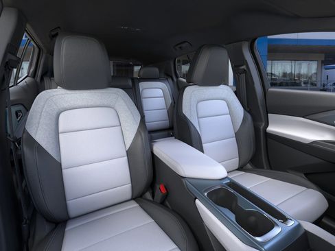 New 2026 Chevrolet Equinox EV LT image 16