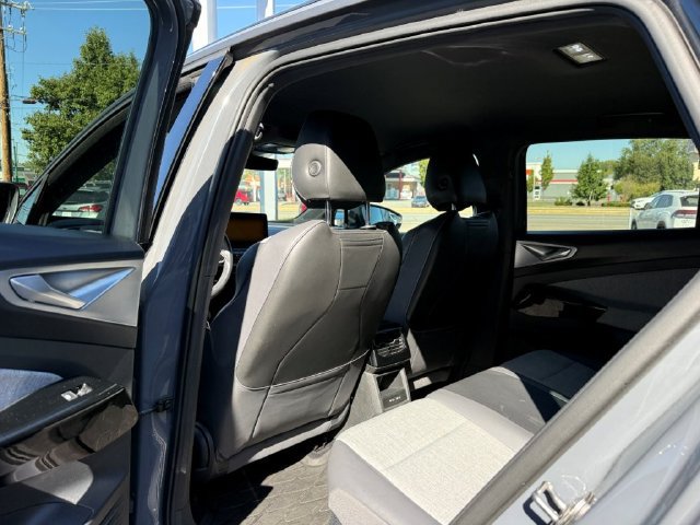 Used 2023 Volkswagen ID.4 Pro RWD image 14