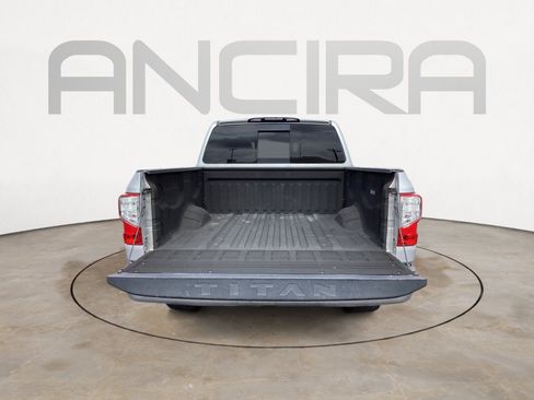 Used 2017 Nissan Titan SV RWD image 16
