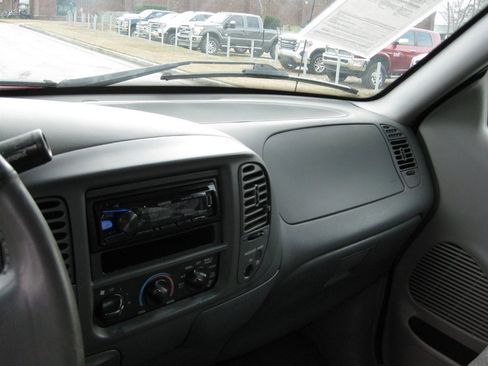 Used 2003 Ford F150 XLT image 18