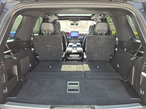 Used 2020 Lincoln Navigator Reserve w/ Equipment Group 208A Reserve image 10