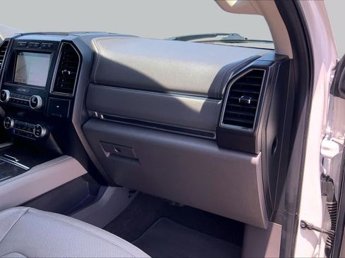 Used 2019 Ford Expedition Limited w/ Equipment Group 302A RWD image 18