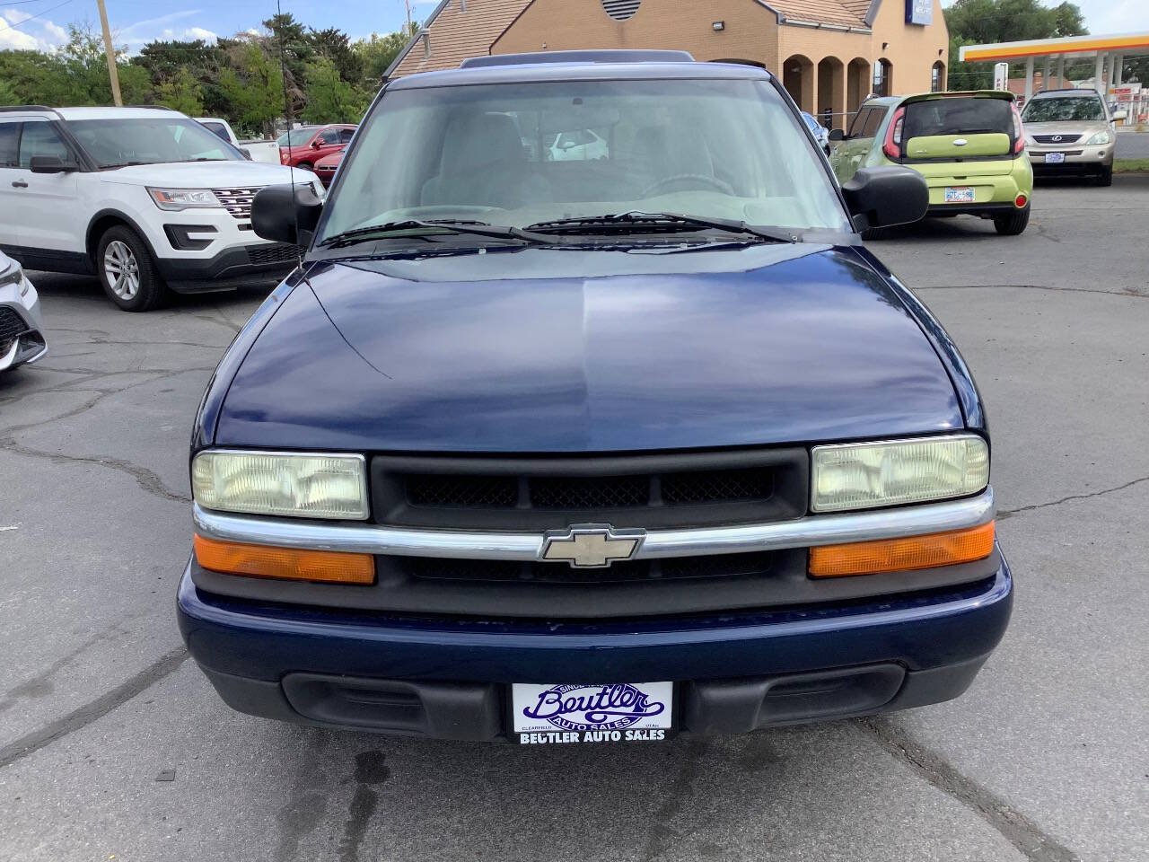 Used 2002 Chevrolet S10 Pickup 2WD Extended Cab w/ Preferred Equipment Group image 18