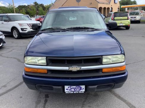 Used 2002 Chevrolet S10 Pickup 2WD Extended Cab w/ Preferred Equipment Group image 18