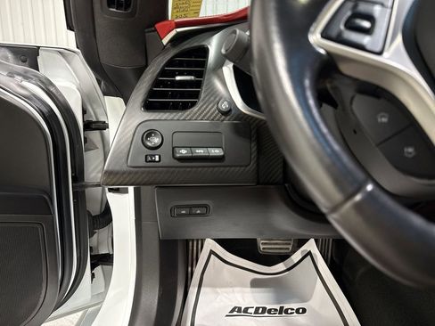 Used 2016 Chevrolet Corvette Z06 w/ 3LZ Preferred Equipment Group image 18