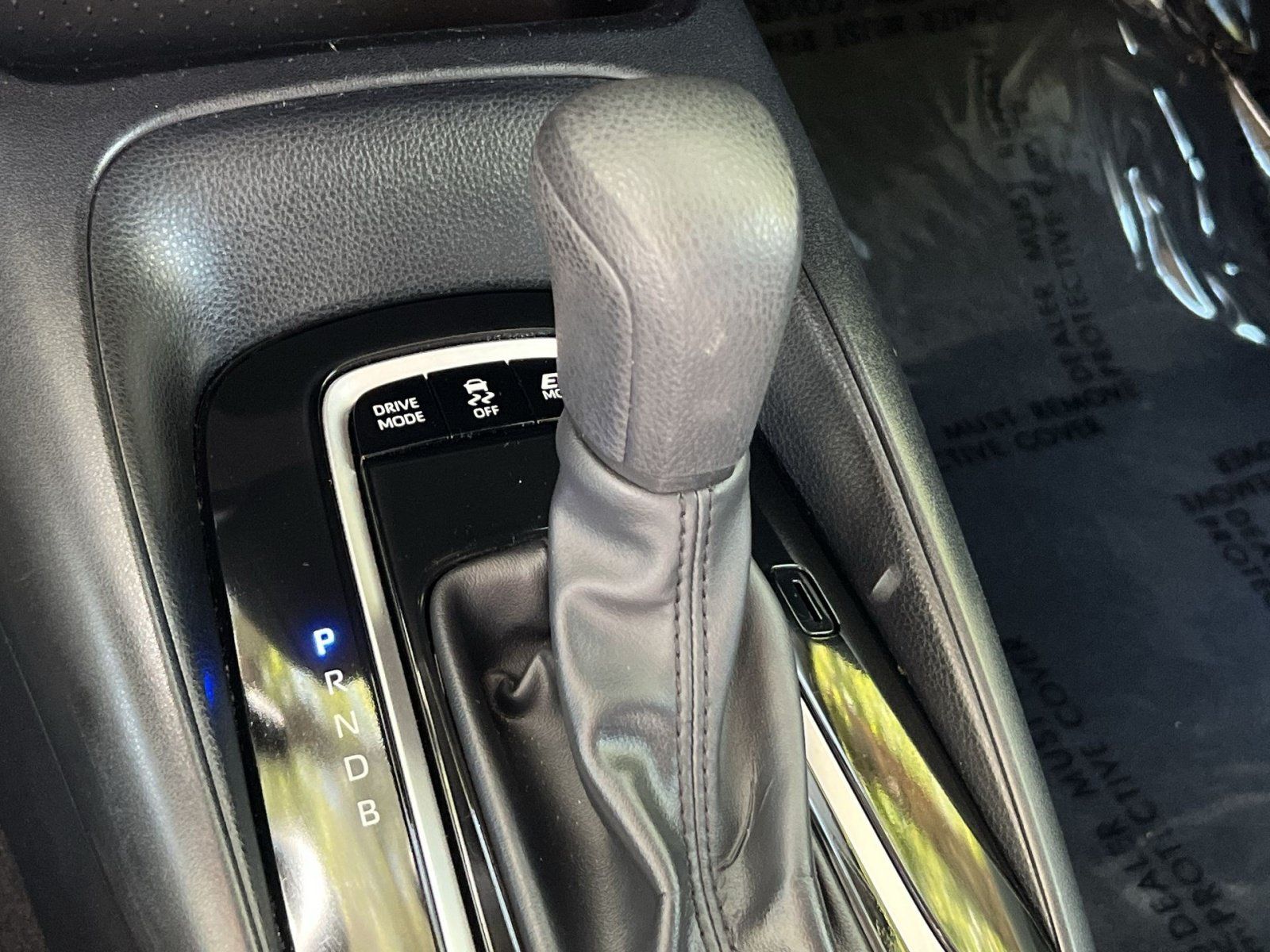 Used 2025 Toyota Corolla LE FWD image 20