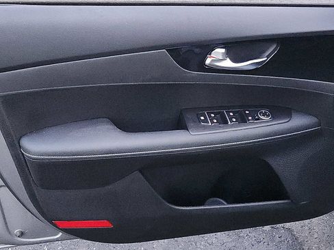 Used 2024 Kia Forte GT-Line w/ GT-Line Premium Package image 12