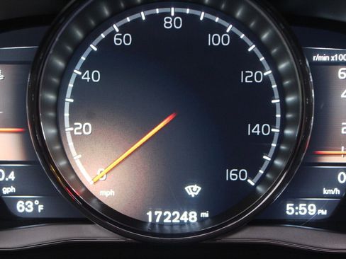 Used 2018 Volvo V60 T5 Cross Country w/ Convenience Package image 5