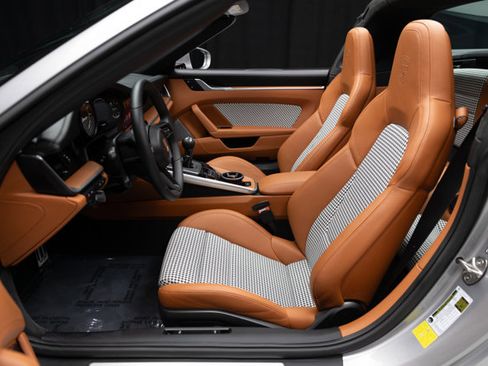 Used 2024 Porsche 911 Targa 4S image 61