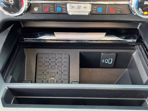 Used 2024 Ford F350 Lariat image 18