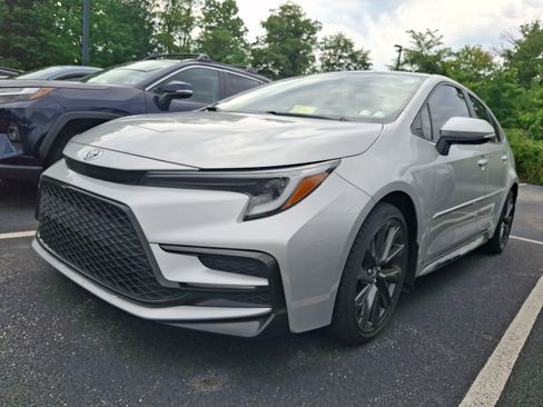 Certified 2024 Toyota Corolla SE FWD image 2
