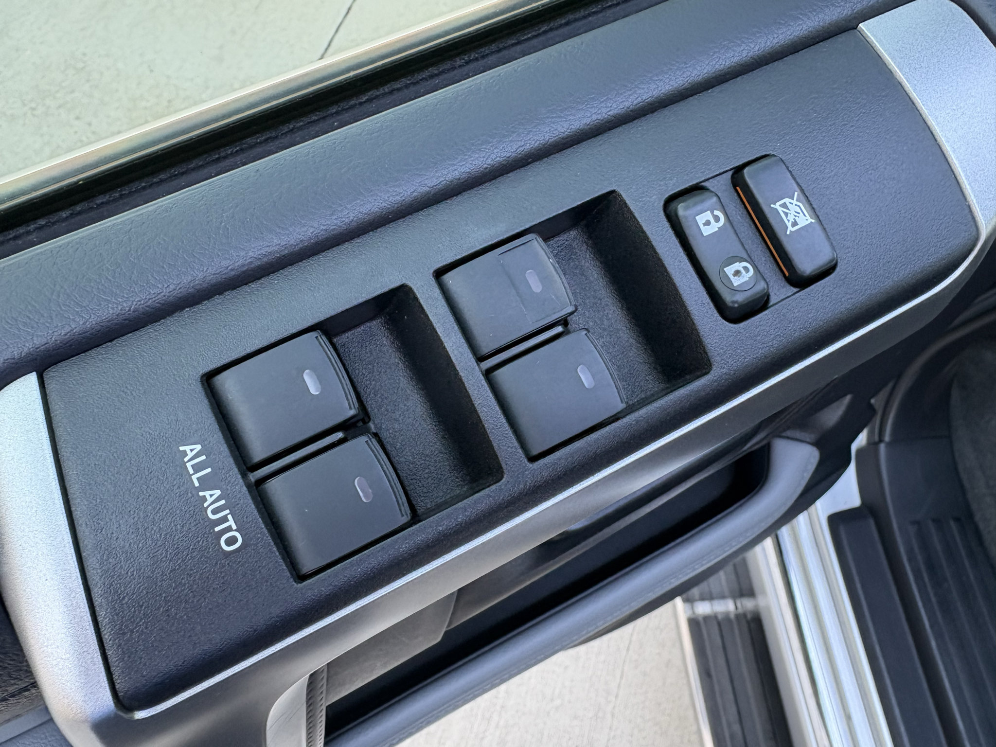 Used 2013 Toyota 4Runner SR5 RWD image 11
