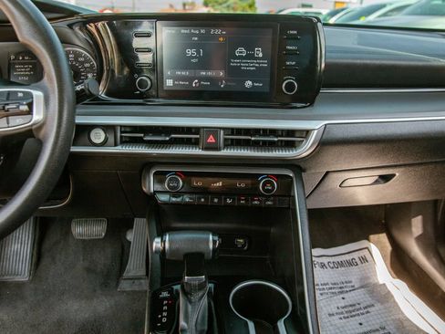 Used 2021 Kia K5 LXS FWD image 15