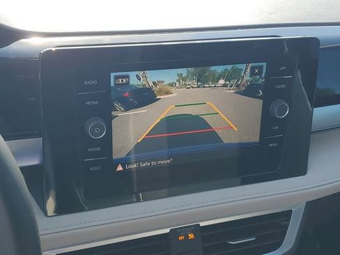 New 2026 Volkswagen Taos SE FWD image 24