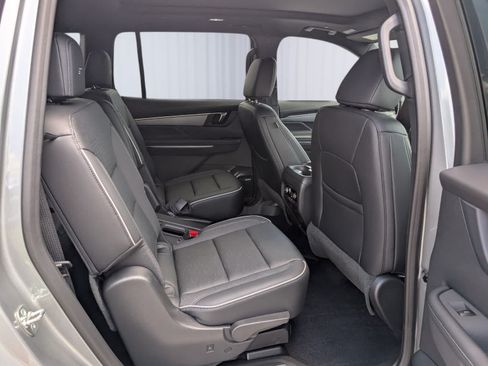 Certified 2026 Buick Enclave Sport Touring w/ Power Package AWD/4WD image 11