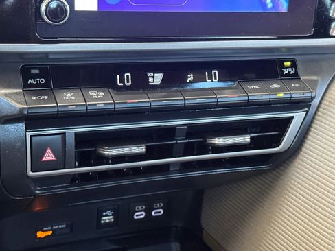 Certified 2025 Toyota Camry SE w/ Convenience Package FWD image 22