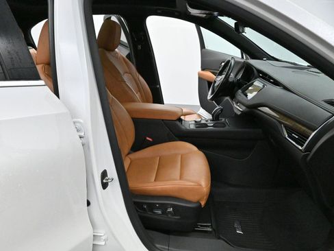 Used 2019 Cadillac XT4 Premium Luxury image 31