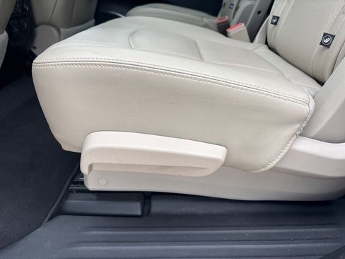 Used 2020 Buick Enclave Premium w/ Sun and Sites Package AWD/4WD image 29