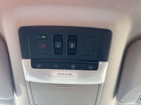 Certified 2025 Nissan Pathfinder SL w/ SL Premium Package image 31