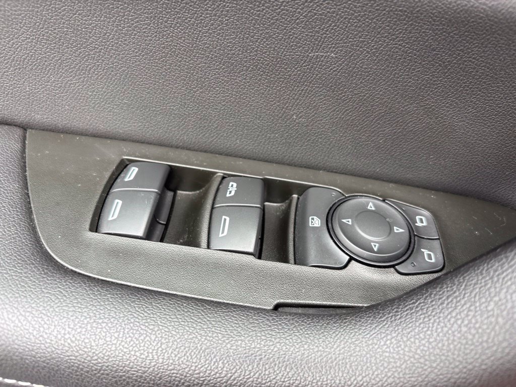 Used 2024 Chevrolet Blazer LT FWD image 16