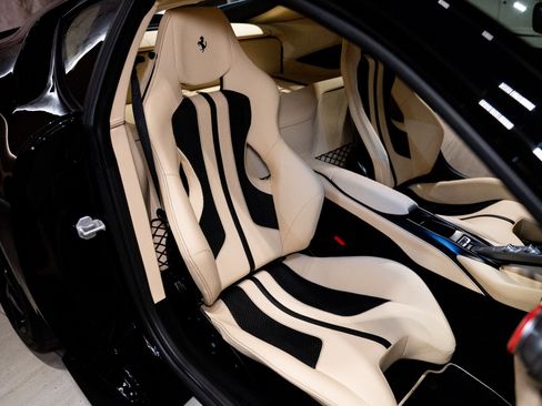 Used 2020 Ferrari 812 Superfast image 6