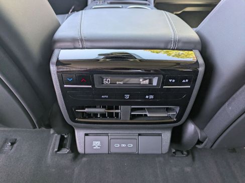 Certified 2025 Acura MDX SH-AWD w/ Technology Package image 23