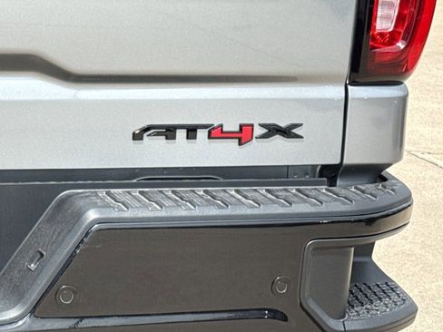 New 2026 GMC Sierra 1500 AT4X w/ LPO, Black Badging Package AWD/4WD image 10
