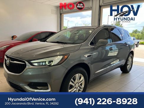 Used 2021 Buick Enclave Essence w/ Sound and Sites Package FWD image 3