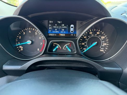 Used 2017 Ford Escape Titanium image 23