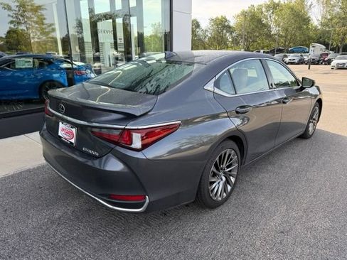 Used 2025 Lexus ES 300h Ultra Luxury w/ Accessory Package (Z2) FWD image 5