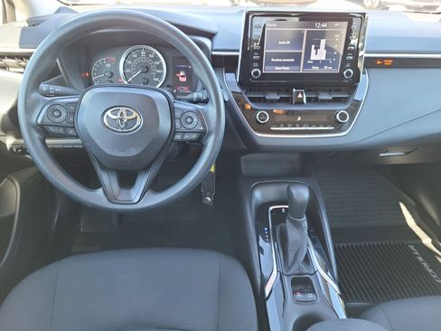 Used 2020 Toyota Corolla LE image 9