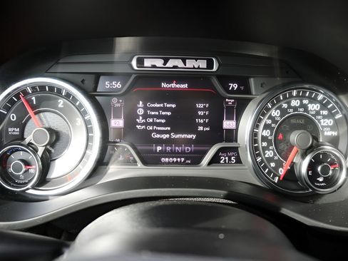 Used 2022 RAM 1500 Laramie AWD/4WD image 28