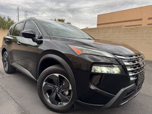 Used 2024 Nissan Rogue SV w/ SV Premium Package image 1