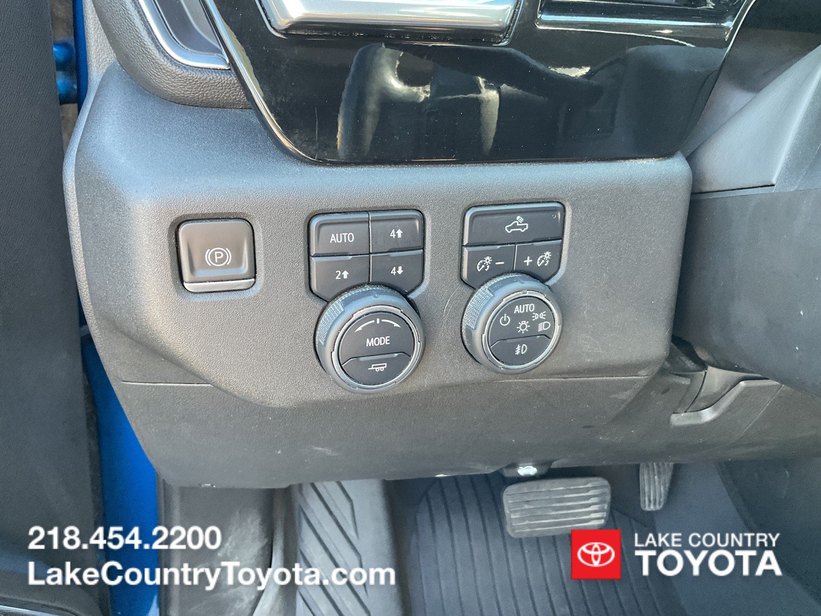 Used 2023 Chevrolet Silverado 1500 RST w/ Z71 Off-Road Package AWD/4WD image 32