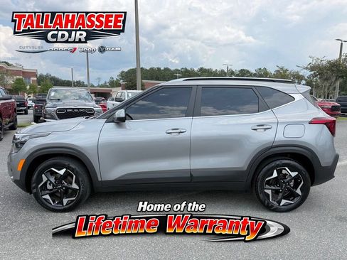 Used 2025 Kia Seltos EX w/ EX Sunroof Package FWD image 8