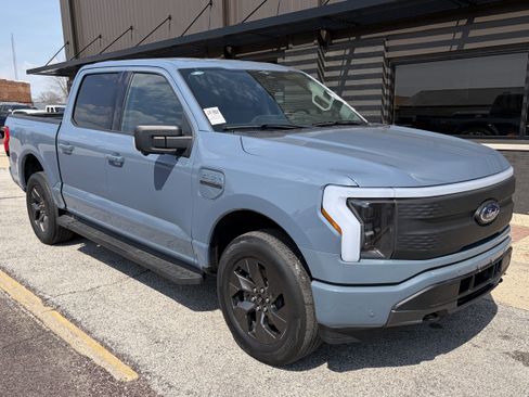 Used 2023 Ford F150 Lightning XLT w/ Equipment Group 312A High image 3