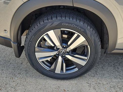 Certified 2024 Nissan Rogue SL w/ SL Premium Package FWD image 11