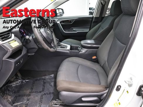 Used 2023 Toyota RAV4 LE AWD/4WD image 13