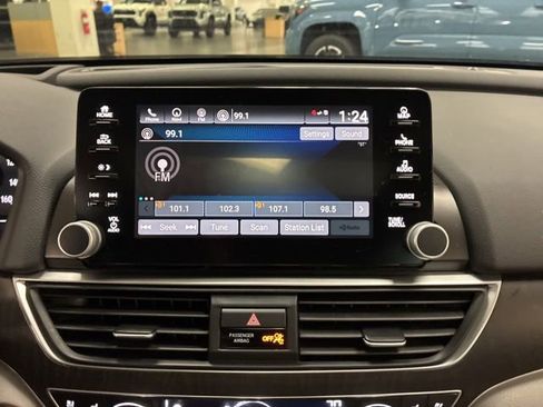 Used 2018 Honda Accord Touring image 29