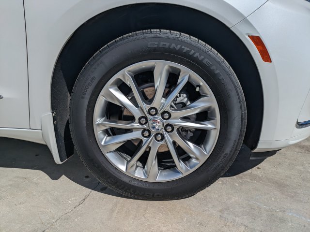 Used 2023 Buick Enclave Avenir w/ Avenir Technology Package AWD/4WD image 11
