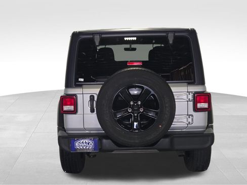 Used 2022 Jeep Wrangler Unlimited Sport AWD/4WD image 34