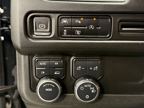 Used 2024 Chevrolet Suburban RST w/ Luxury Package image 25