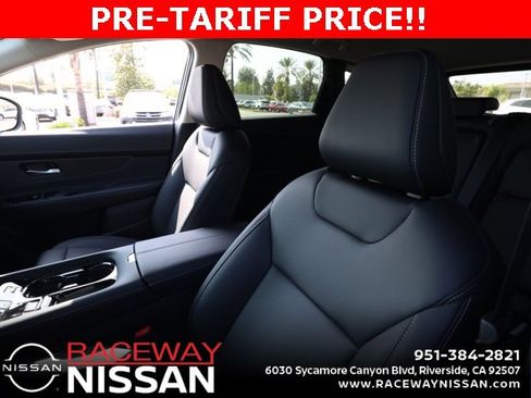 New 2025 Nissan Murano SV image 14