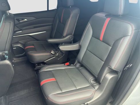 Used 2024 Chevrolet Traverse RS w/ LPO, Floor Liner Package AWD/4WD image 21