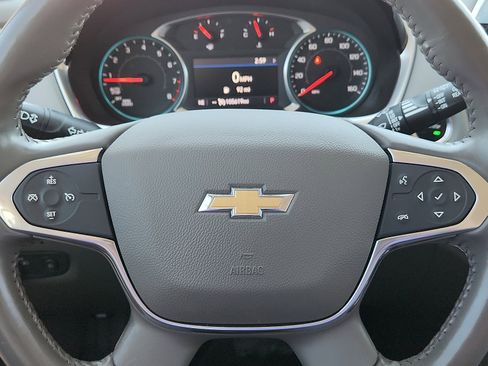 Used 2020 Chevrolet Traverse LT image 19