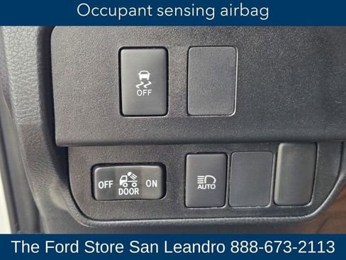 Used 2022 Toyota Tacoma SR5 AWD/4WD image 24