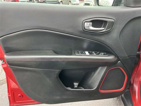 Used 2018 Jeep Compass Trailhawk image 28